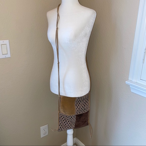 Wilson’s Leather | Vintage Hippie Crossbody Bag - Picture 2 of 4